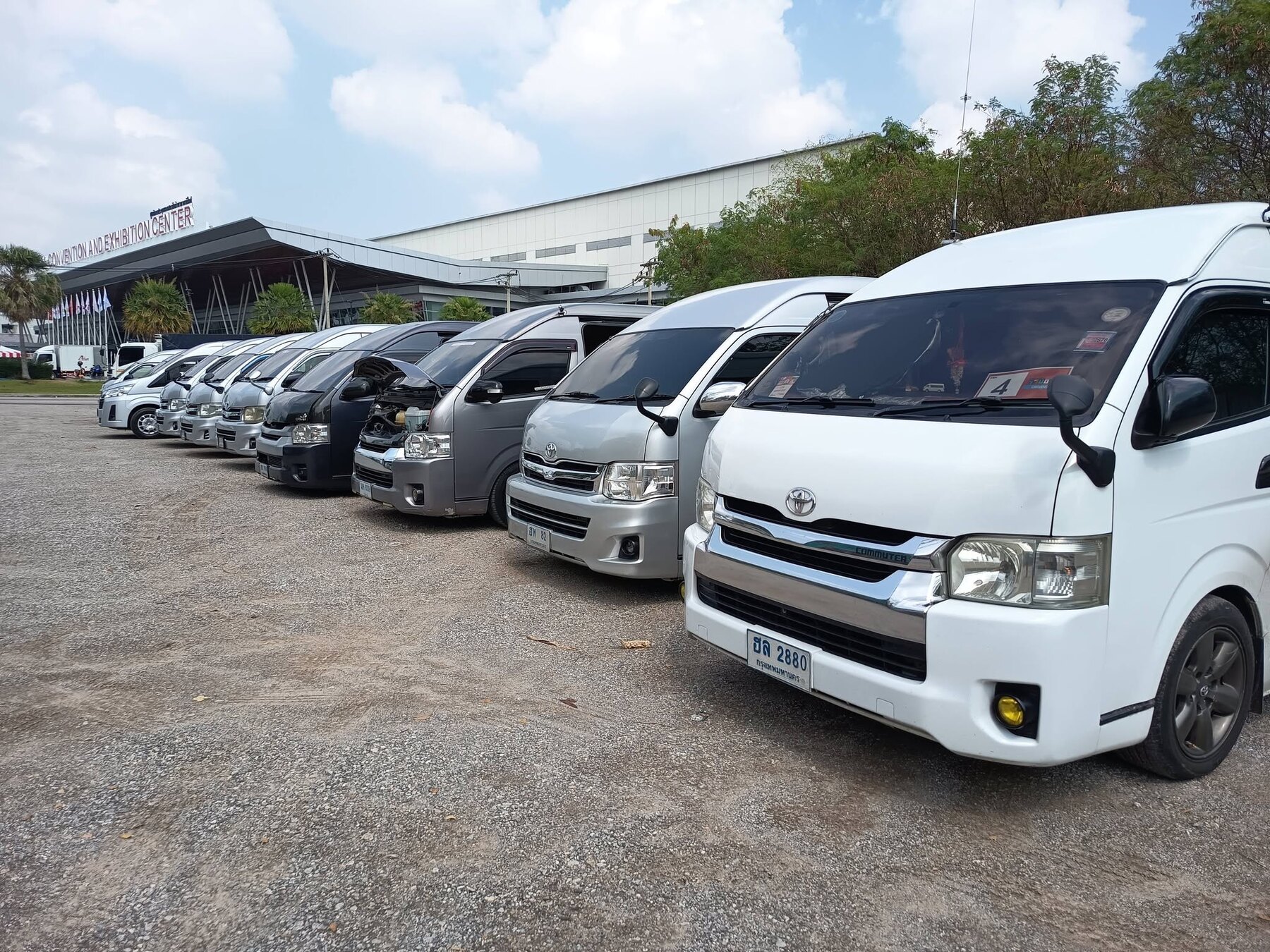 Toyota Commuter VIP ปี 2018