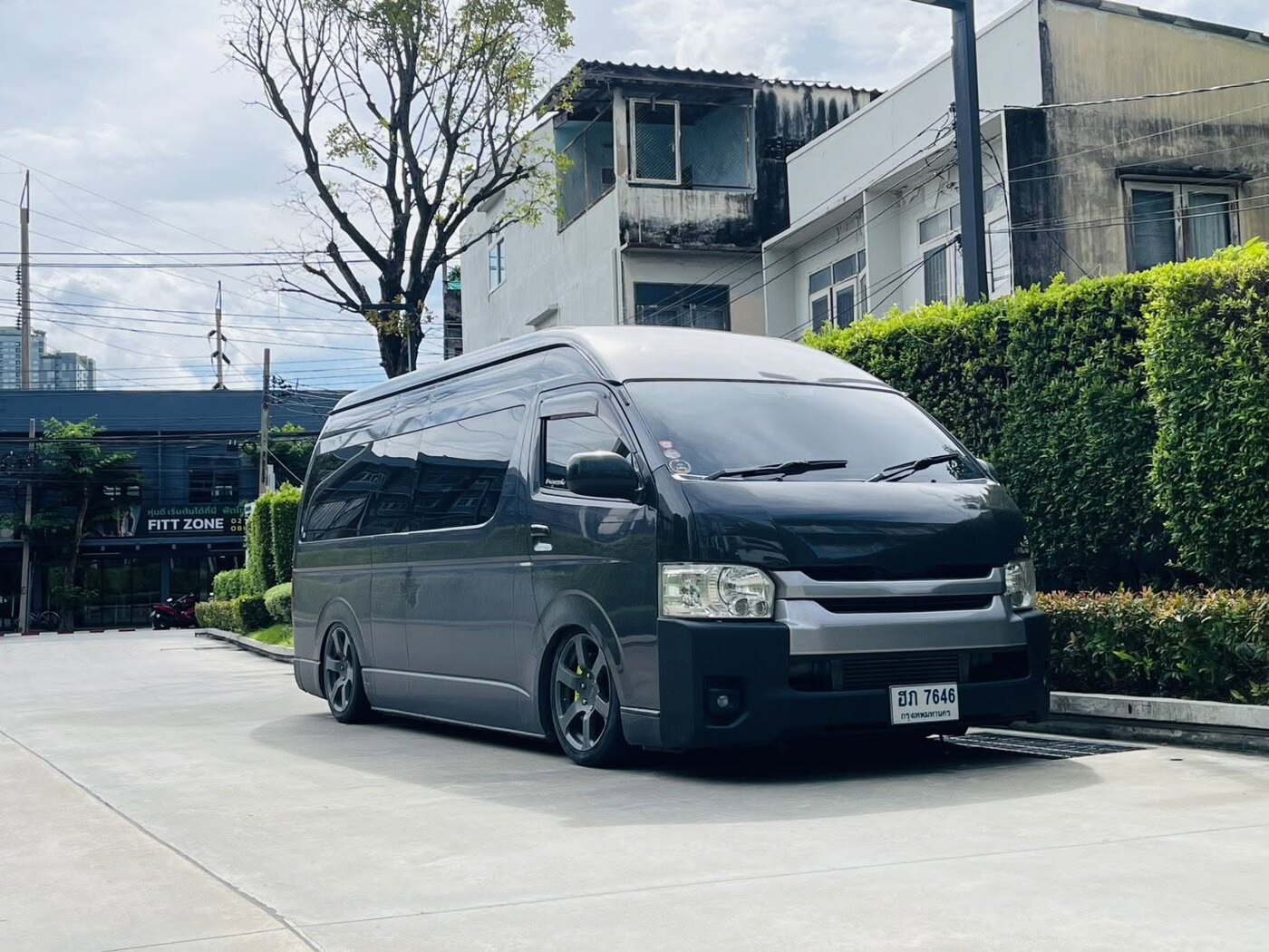 Toyota Commuter VIP ปี 2018